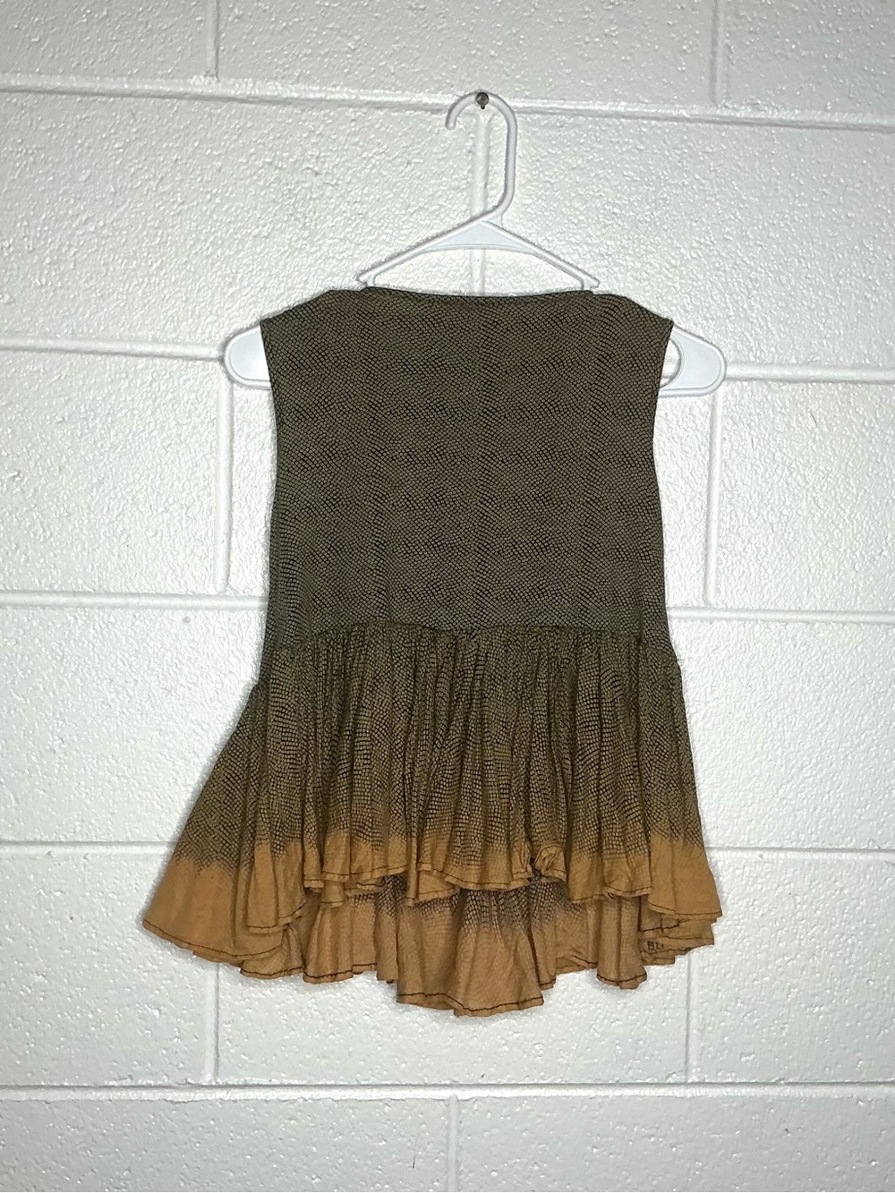 < Anthropologie Akemi + Kin Sequin Ombré Peplum Tank Top > - Picture 4 of 5